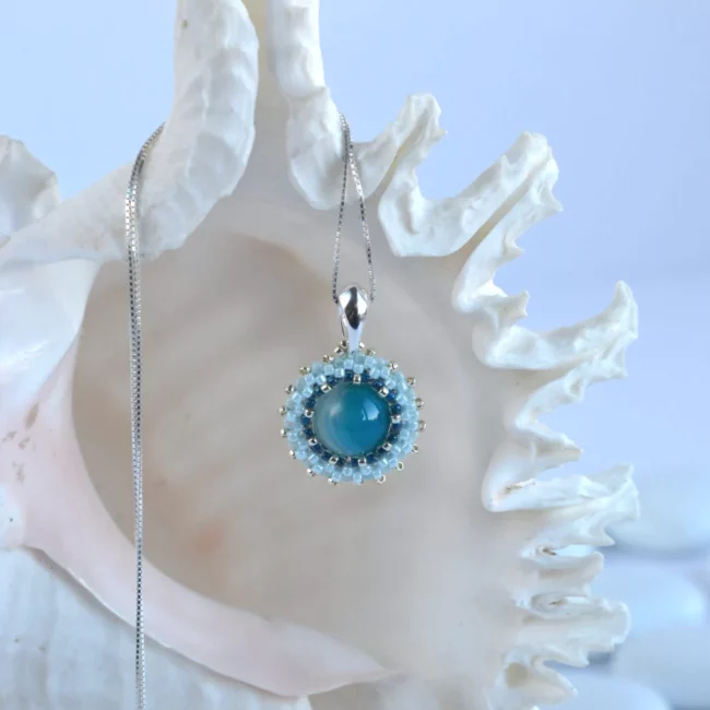 wisiorek_blekitny_z_agatem_beading_02 wisiorek_blekitny_z_agatem_beading_02