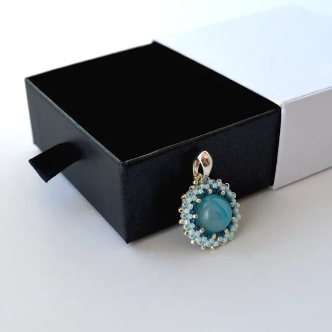 wisiorek_blekitny_z_agatem_beading_03 wisiorek_blekitny_z_agatem_beading_03