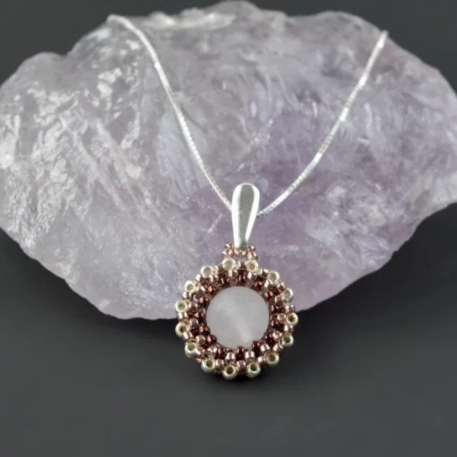 wisiorek_kwarc_rozowy_beading_03 wisiorek_kwarc_rozowy_beading_03